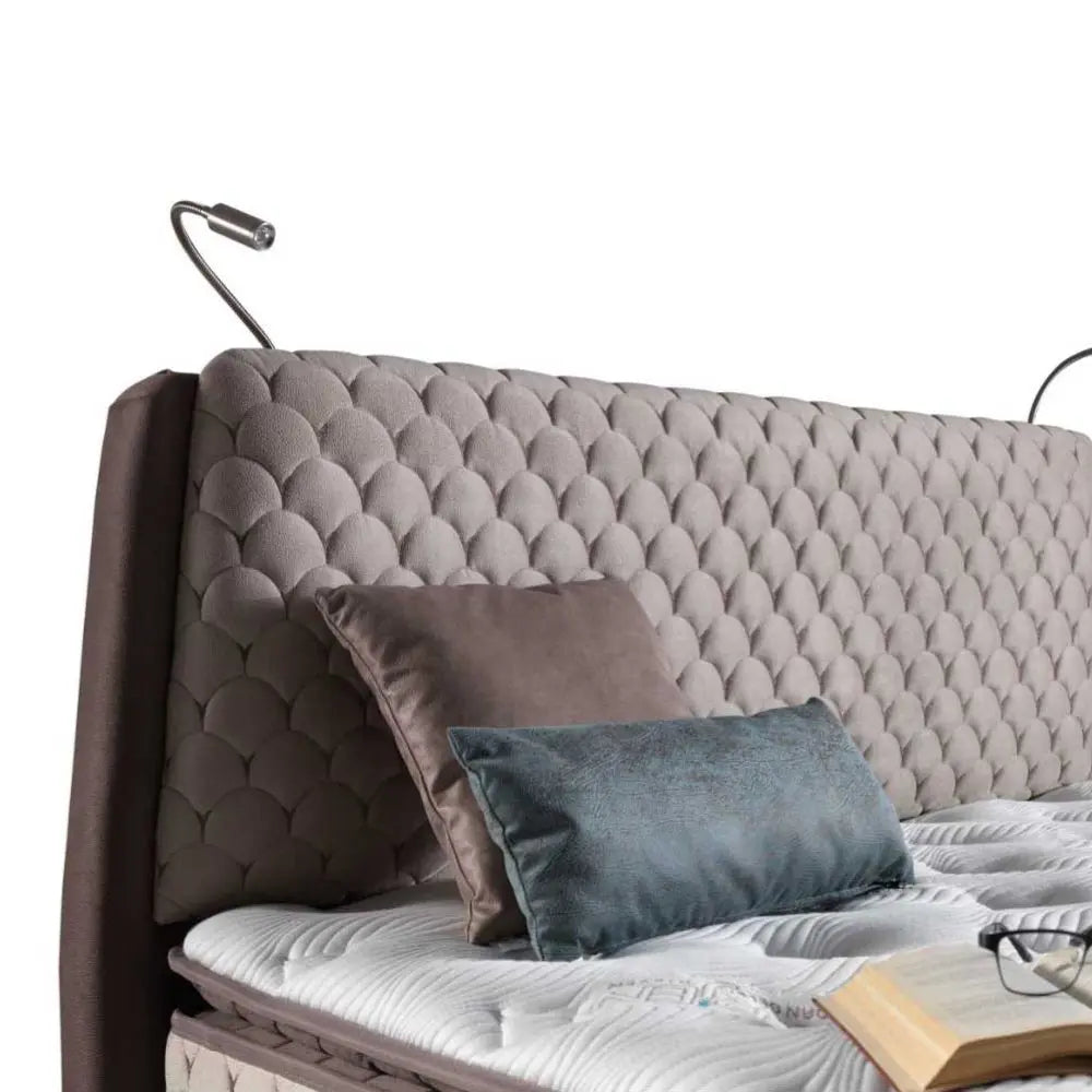 Lit coffre BORJEN Mobilicious — tête de lit avec liseuses